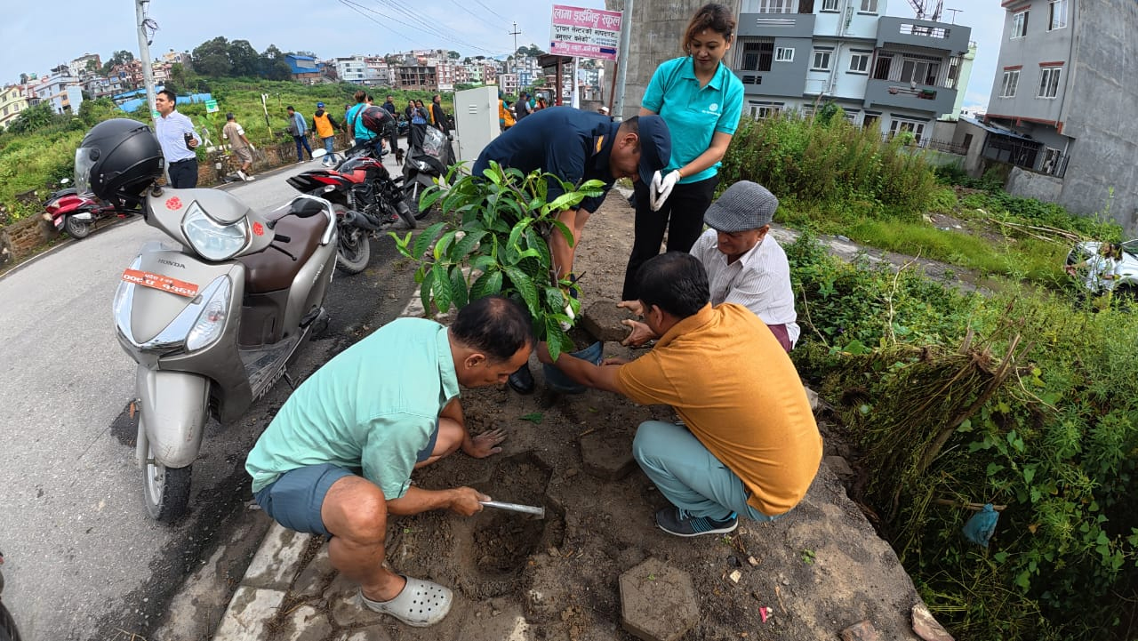 बल्खु खोला करिडोरमा ११ सय ५० बिरुवा रोपिए : रोटरी डिस्ट्रिक्ट ३२९२ को ‘१ लाख वृक्षारोपण अभियान’ तीव्र