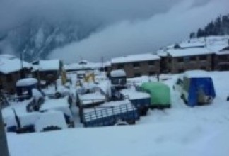 हिमपातले अवरुद्ध भीमदत्त राजमार्ग पुनःसञ्चालन   