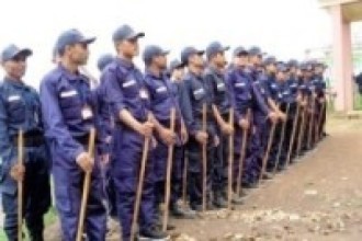 मतदान केन्द्रमा खटाइयो सुरक्षाकर्मी र कर्मचारी   