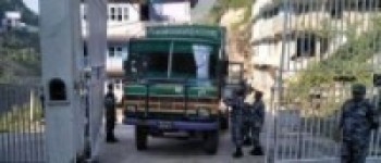 तातोपानी भन्सार नाकाबाट बिहीबार २३२ मेट्रिक टन रासायनिक मल भित्रियो