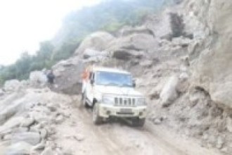 न हिउँद, न वर्षामा सुरक्षित छ मनाङको सडक