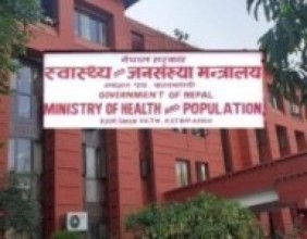 स्वास्थ्यकमीलाई दुव्र्यवहार गर्नेमाथि हुने कारबाहीको जानकारी दिन सूचना पाटी राख्नुहोस् : स्वास्थ्य मन्त्रालय
