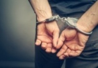 सामूहिक हत्या प्रकरण : फरार प्रतिवादी पक्राउ