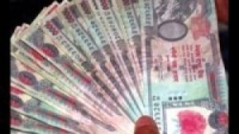 विपद्बाट प्रभावितलाई राहत वितरण गरिँदै  