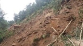 कालीगण्डकी करिडोरको बागलुङ खण्डमा ठाउँठाउँमा पहिरो