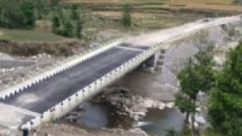 एक महिनामै दुई मोटरेवल पुल 