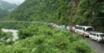  नारायणगढ–मुग्लिन सडक एकतर्फी खुल्यो    