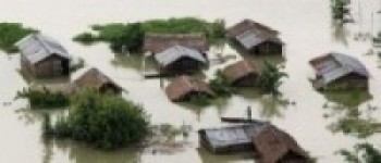 बाढीले जनजीवन अस्तव्यस्त, विपन्न बस्तीमा गाँसकै समस्या       