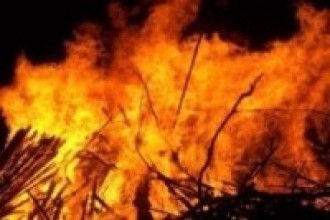 ग्रीसको आप्रवासीका शिविरमा आगलागी, एक हजार व्यक्ति भागेको आशंका