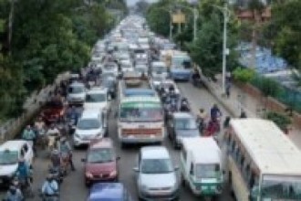 सार्वजनिक सवारीमा जोरविजोर हट्यो, साना गाडीमा कायमै   