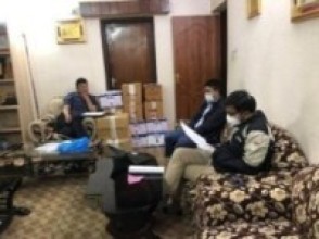 सञ्चारमन्त्री गुरुङद्वारा दोलखामा होम आइसोलेशन किट   