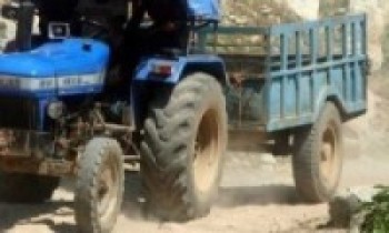 गुल्मीमा ट्र्याक्टरले किच्दा सहचालकको मृत्यु  