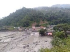 मेलम्चीमा पुनः बाढी, रेडियो मेलम्चीको भवन ढल्यो     