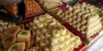 मिठाई पसल सञ्चालकलाई जरिवाना   