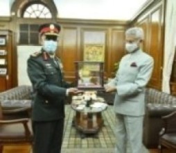 प्रधानसेनापतिद्वारा उच्चपदस्थ भारतीय अधिकारीसँग भेटवार्ता   
