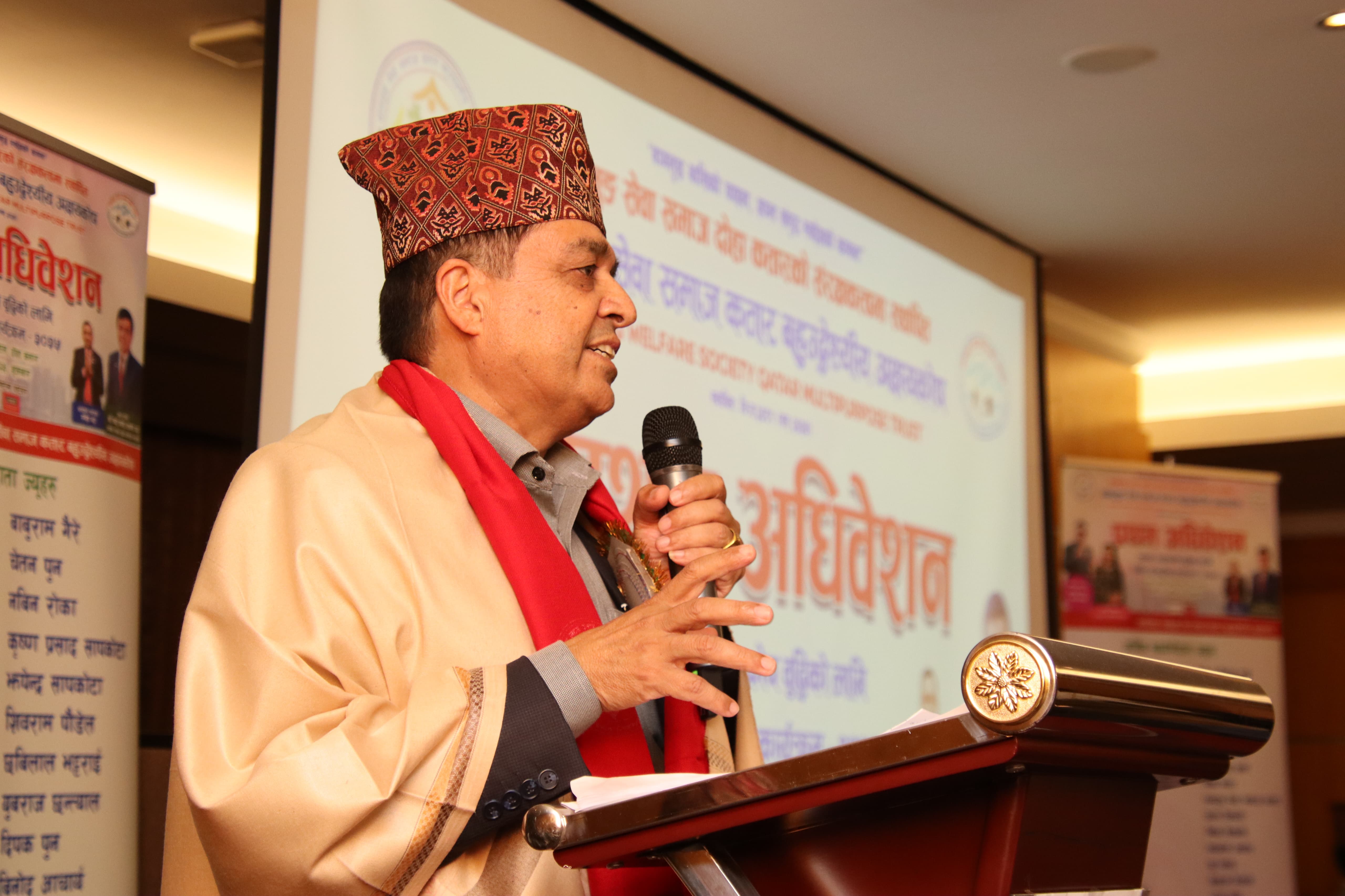 वैदेशिक रोजगारीमा रहेका नेपालीलाई नेपालमा लगानी गर्न अध्यक्ष ढकालको आग्रह