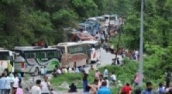 नागढुङ्गा पहिरो : सडक एकतर्फी खुल्यो