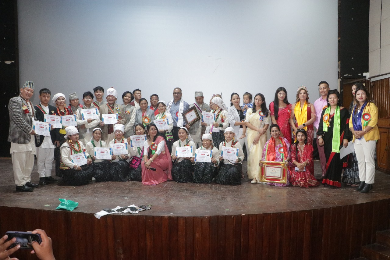 सार्बजनिक अभिव्यक्ति तथा कला तालिम समापन कार्यक्रममा दर्जनौ ब्यक्ति  सम्मानित