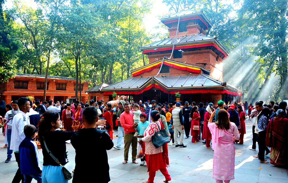 चैते दसैँ : देशभरका शक्तिपीठमा भक्तजनको बिहानैदेखि भीड