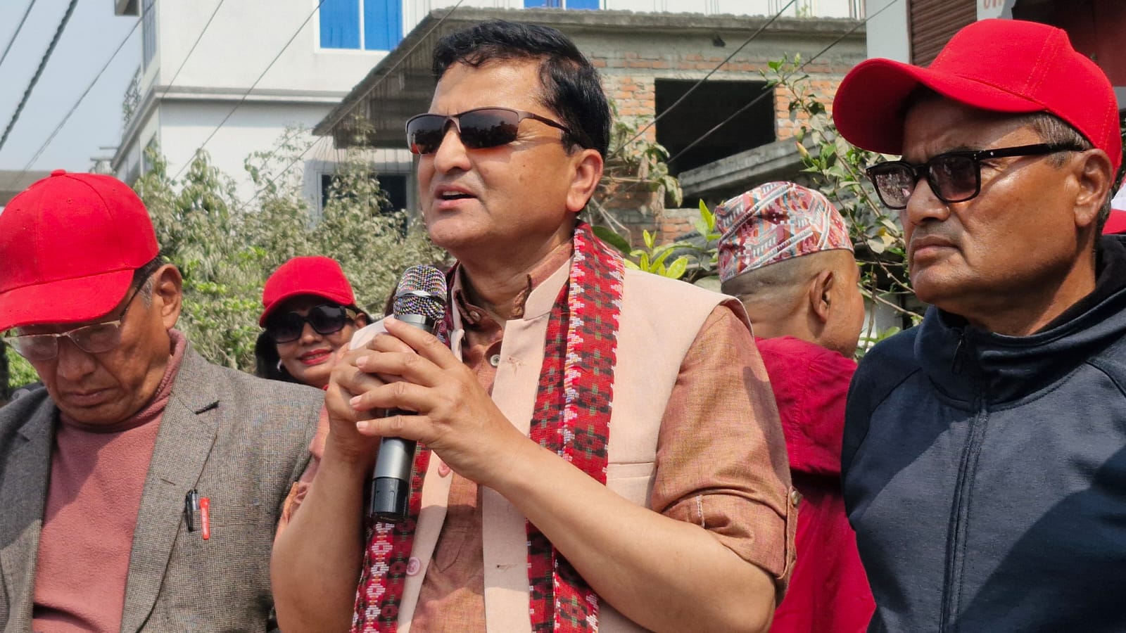 ओलीलाई जिताउन योगेश भट्टराई दमकमा सक्रिय