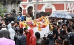 गणेश नेपालीको शवलाई अन्त्येष्टिको लागि आर्यघाट लगियो