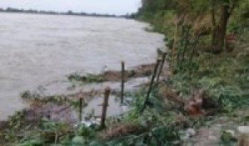 कर्णाली नदी कटान : सत्ती पुल, बर्दियाको राजापुर, टीकापुरको श्रीलङ्का जोखिममा    