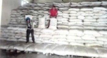 चीनबाट २३२ मेट्रिक टन रासायनिक मल भित्रियो  