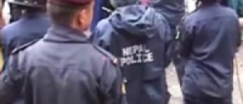 थाम्बुचेतमा प्रहरी र स्थानीयवासीका बीचमा झडप  : आठ प्रहरी घाइते    