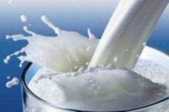 दूधको मूल्य घट्दा किसान निराश