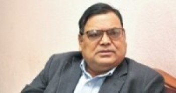 रोल्पा हिडेका पूर्व सभामुख महरालाई प्रहरीद्वारा रुपन्देहीमा रोक