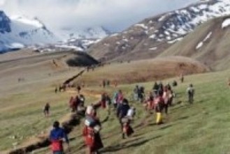 लुकीछिपी यार्सा सङ्कलन गर्न जाने पक्राउ