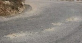 डोटीमा सडक भत्काएर ठेकेदार बेपत्ता   