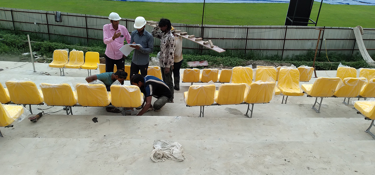 त्रिवि क्रिकेट मैदानमा कुर्सी जडान सुरु