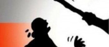 छोराद्वारा बाबुलाई धारिलो हरियार प्रहार गर्दा ...