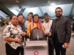 एनआरएन द सिङ्गर सिजन १ फाइनलको लागि  कतारबाट गुना मगर काठमाण्डौ प्रस्थान