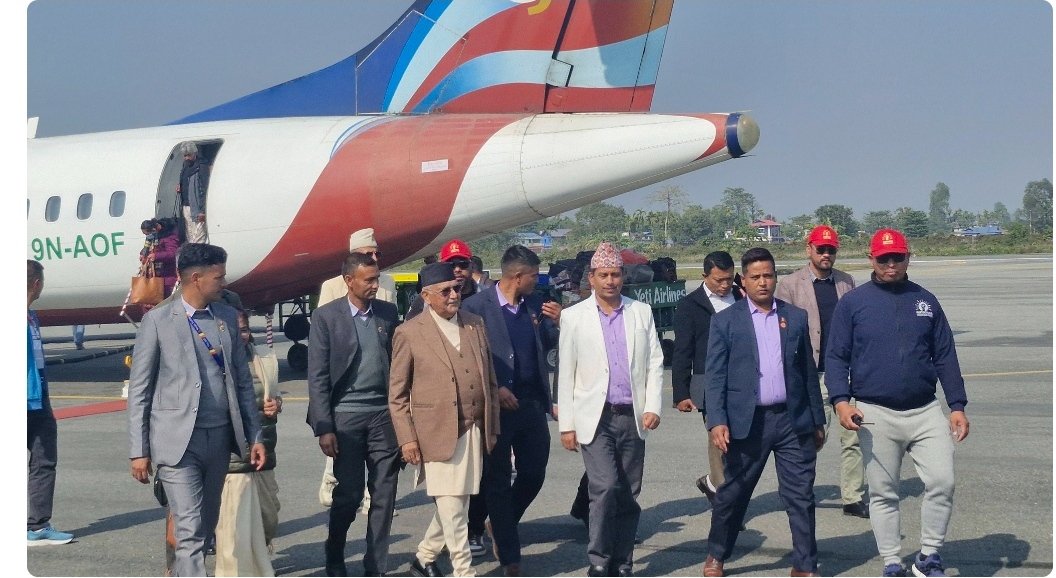 अध्यक्ष  ओली मनोनय दर्ताका लागि झापा पुगे