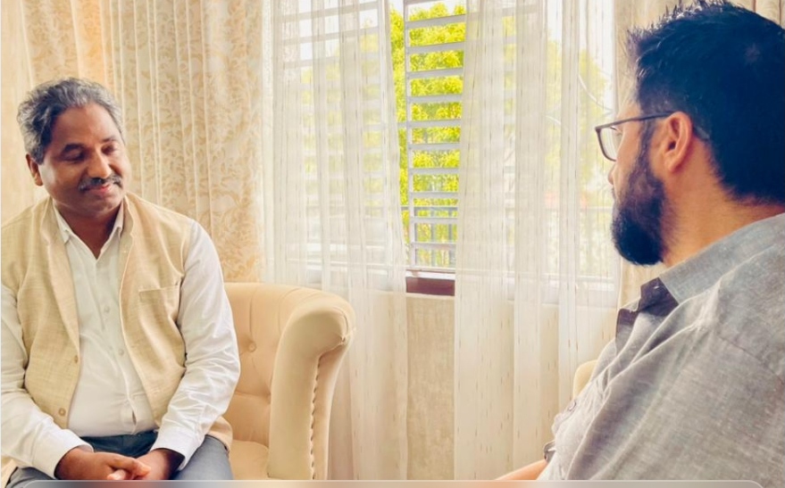 प्रभू साह र रवि लामिछानेबीच भेटवार्ता : सरकारले मधेसलाई प्राथमिकता दिने