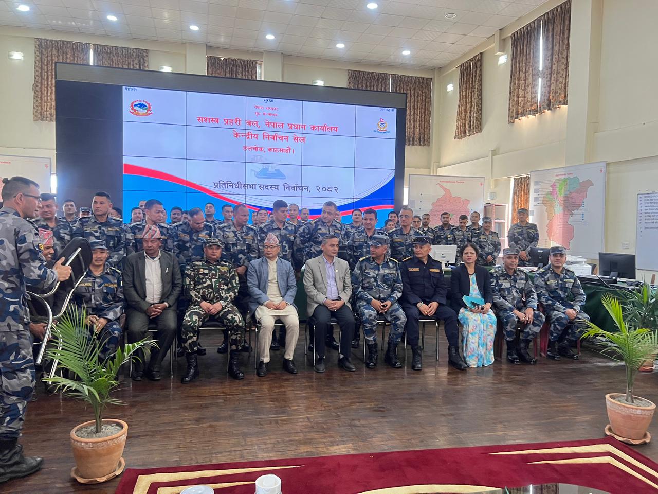 गृहमन्त्री अर्यालसहित उच्च अधिकारीबाट उपत्यकाका विभिन्न मतदान स्थलको अनुगमन