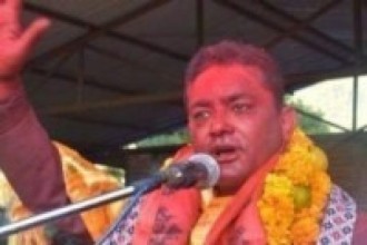 स्वास्थ्यमन्त्री गिरी दादुराको प्रकोप फैलिएको क्षेत्र जाँदै