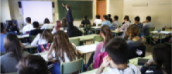 एउटै शिक्षकको भरमा तीनवटा कक्षाको पठन पाठन    