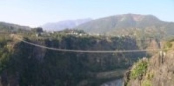बागलुङ र पर्वत जिल्ला जोड्ने लामो झोलुङ्गे पुल निर्माण सम्पन्न