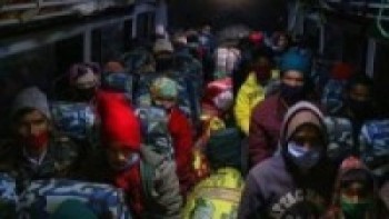 हिँडेर आएकालाई खाना र परीक्षणपछि बसमा पठाइयो