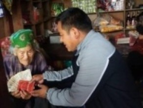 स्वास्थ्य जाँच गरेर सामाजिक सुरक्षा भत्ता वितरण