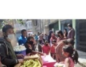 ३०० विपन्नलाई भोजन दान