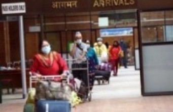 दुबहीबाट रित्तै हात फर्किएका भन्छन्, “आफ्नै देशको माटोमा टेक्न पायौँ, धेरै खुशी भएका छौँ”