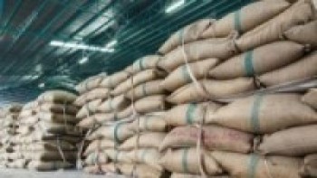 एक लाख ३८ हजार मेट्रिक टन चामल मौज्दात   