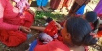 एकाबिहानै भयो अचम्म: बिच बाटोमै शिशुको जन्म