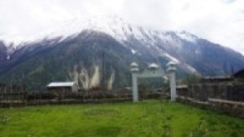 विकट छाङ्रु र टिङ्करमा सरकारबाट खाद्यान्न पुर्याइँदै