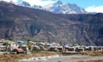 हुम्लामै रोकिए पर्यटक   