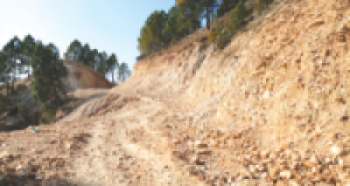 वर्षासँगै सूर्यविनायक साँगा सडक एकतर्फी सञ्चालन